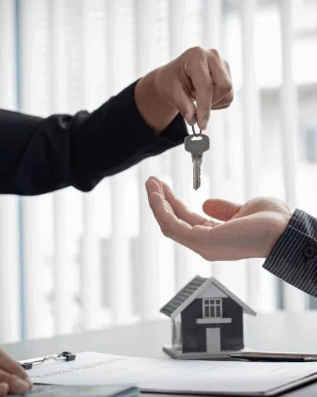 Entrega de llaves de la vivienda terminada